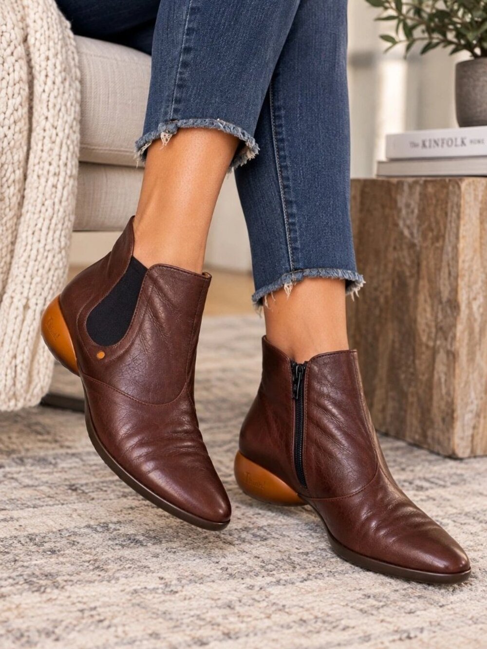 Think! Brown Leather Chelsea Ankle Boots Orange Dot Sz 9 US - Picture 3 of 16